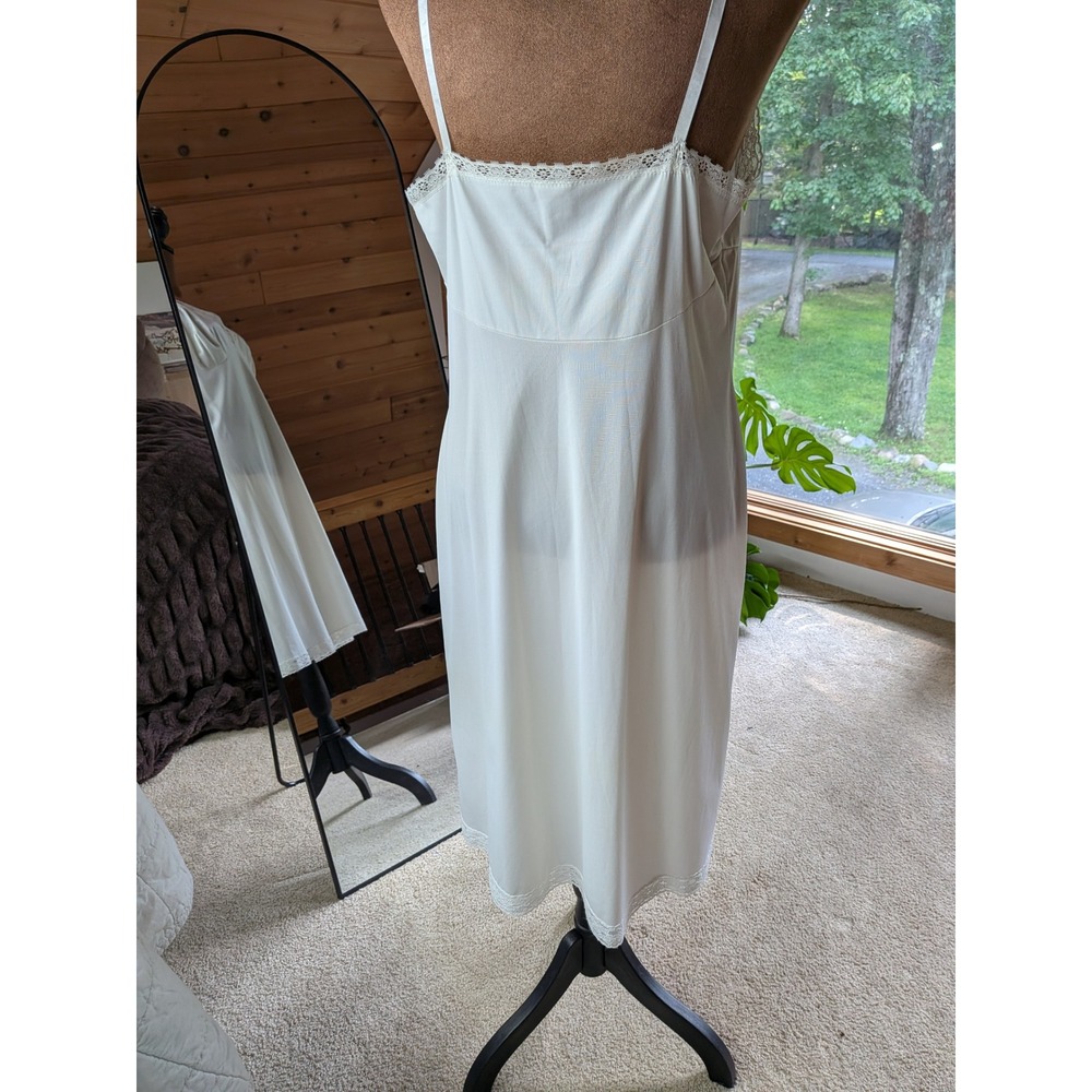 Vintage Ivory Lace Trim Full Slip Lingerie Made in USA White 36 Average - Picture 8 of 10